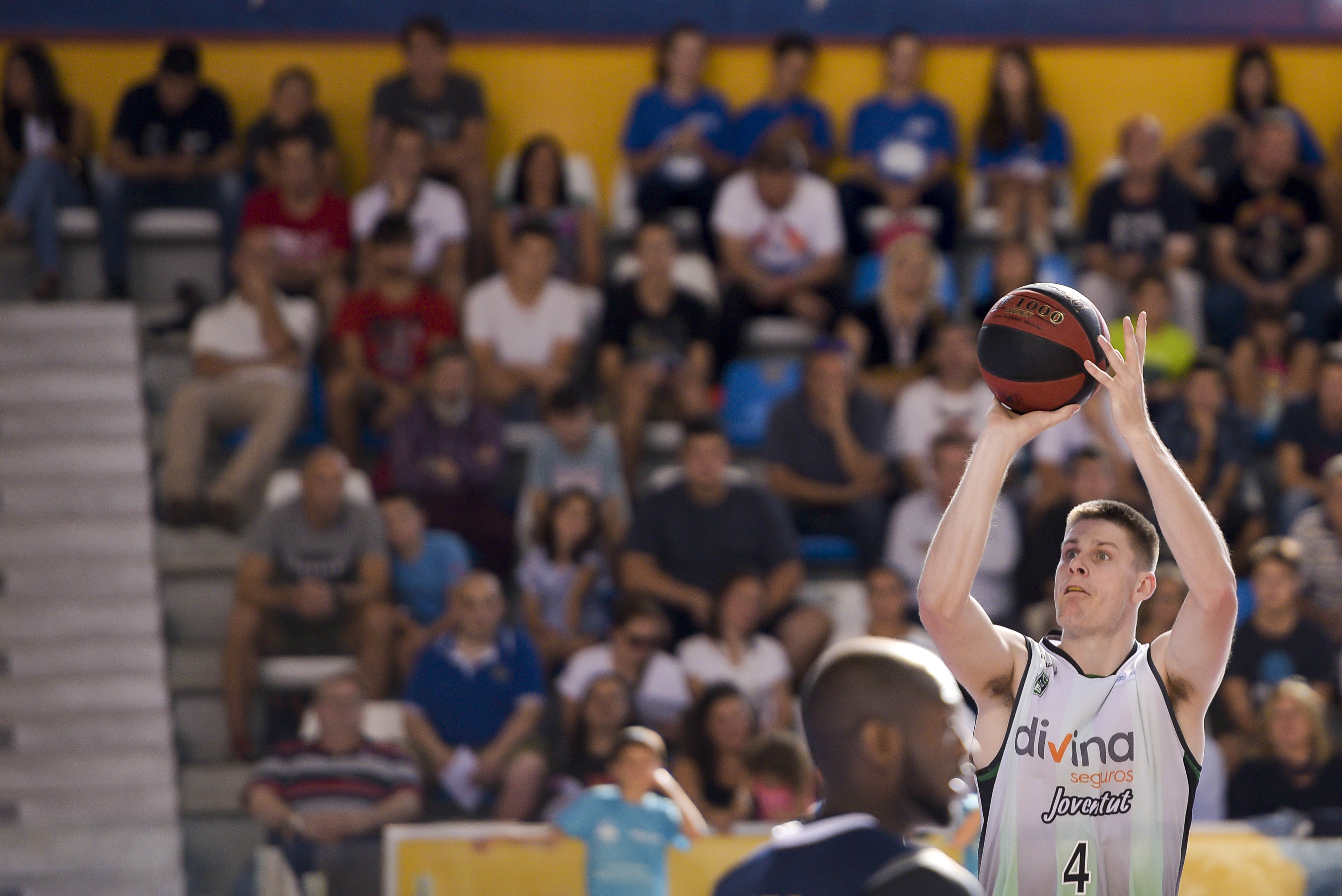 Analizando a Conor Morgan, un interior moderno para el Divina Seguros Joventut