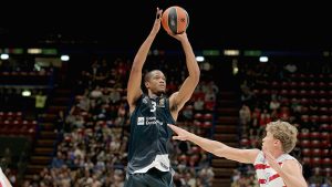 El Real Madrid salva los muebles en Milán 85-91