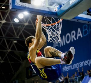 El despertar de Reggie Upshaw dispara a MoraBanc Andorra hasta los 110 puntos (110-91)