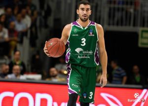 Unicaja se lleva el partido loco del año con una canasta de Jaime Fernández (104-105)