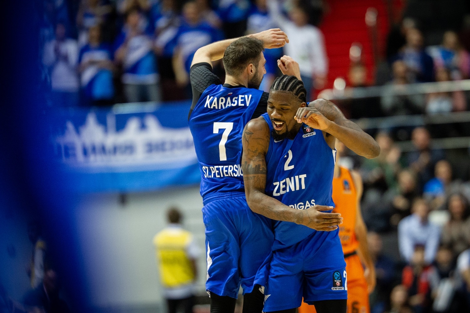 El Zenit de Karasev y Reynolds se impone a un Valencia competitivo (104-93)