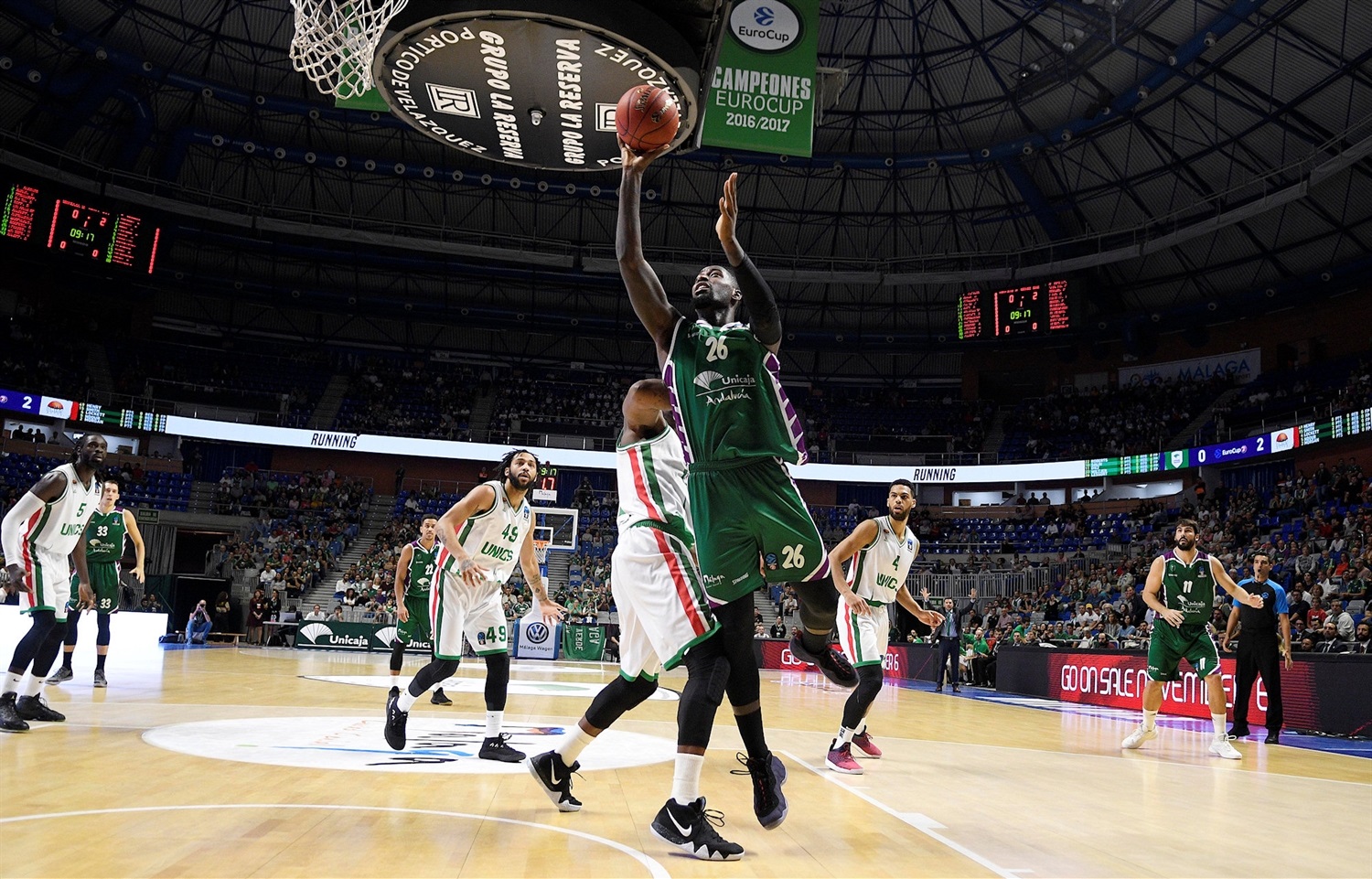 El Unicaja iguala al Kazan en el liderato tras ganar la prórroga (82-80)