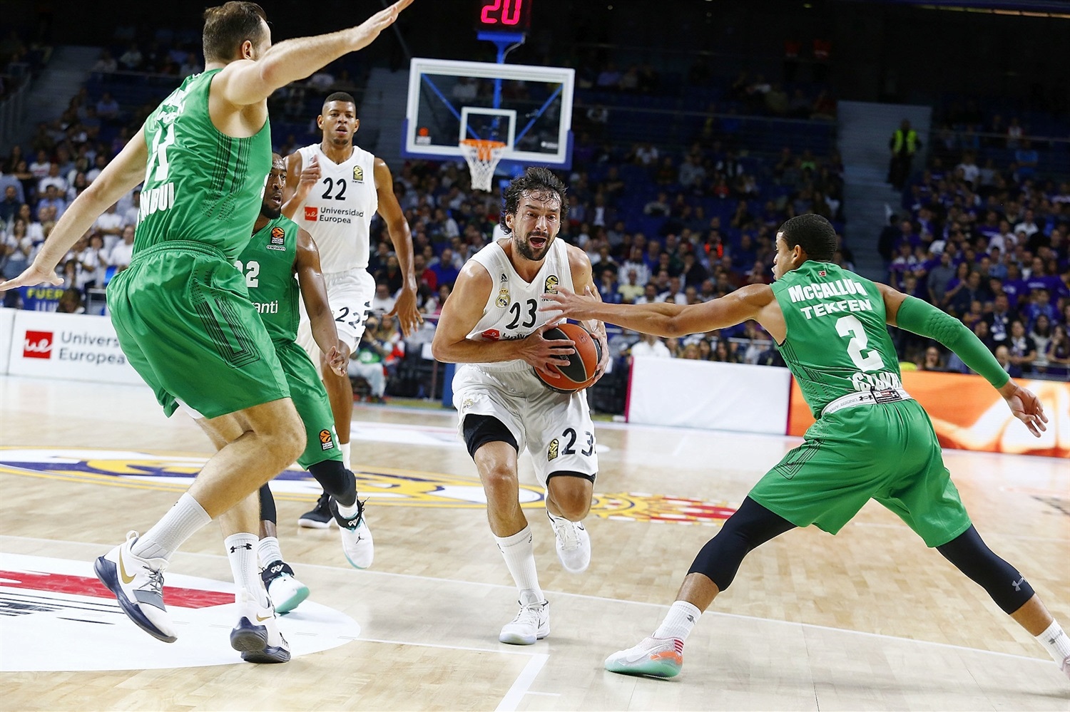 El Real Madrid coquetea con su récord anotador frente a Darussafaka (109-93)