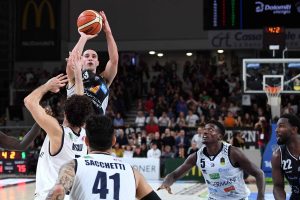 LEGA SERIE A: Los favoritos no perdonan y Trentino consigue la primera in extremis