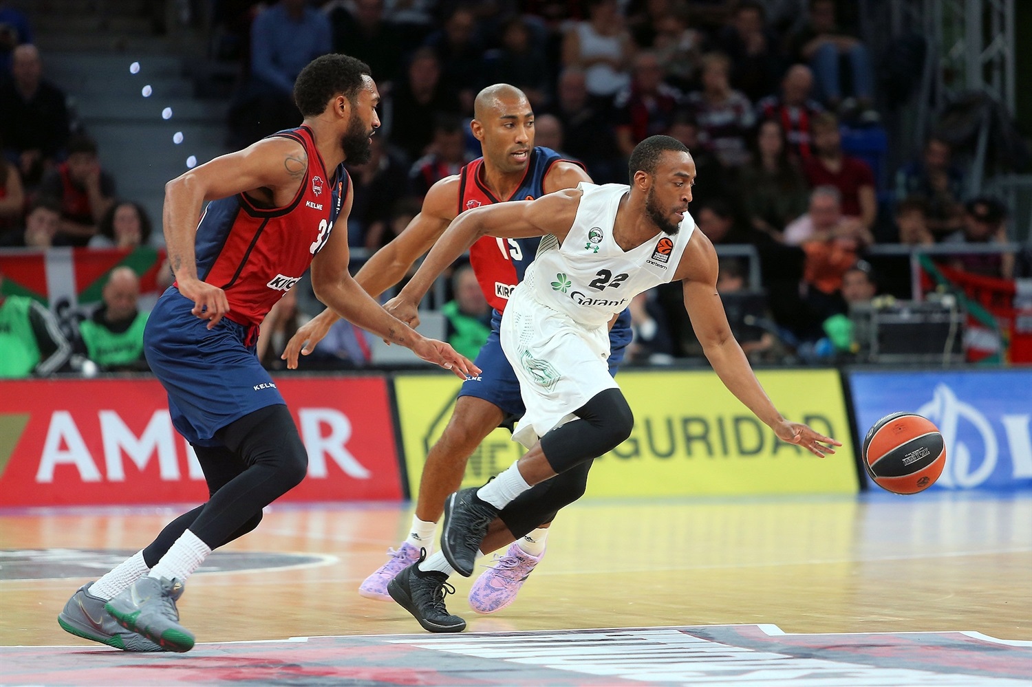 El Kirolbet Baskonia se reencuentra con la victoria en Euroliga (82-56)