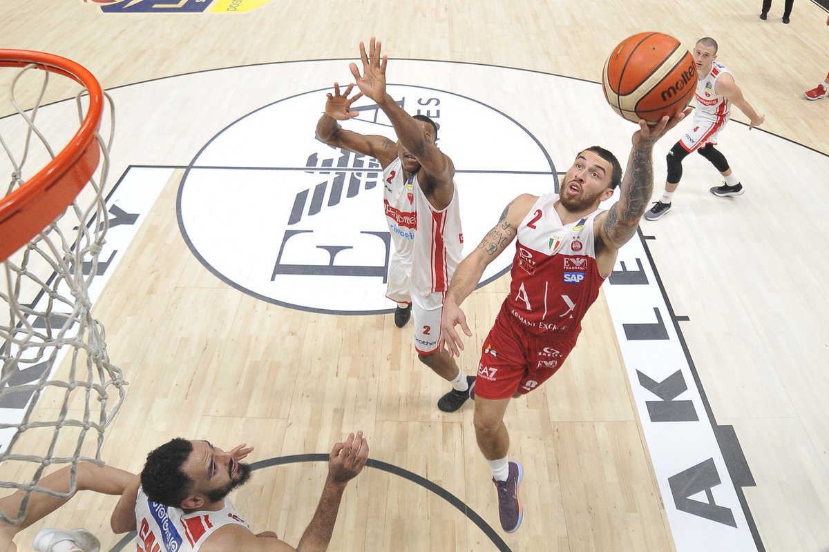 LEGA SERIE A: Milan celebra la Navidad invicta y con un gran Mike James, 33 de valoración