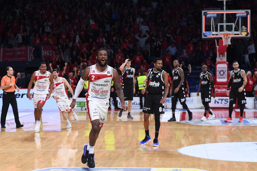 Erik McCree, un anotador versátil que llama a la puerta de los grandes de Europa