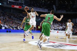 El Madrid manda otro aviso a Europa arrollando a Baskonia en la segunda mitad (97-79)
