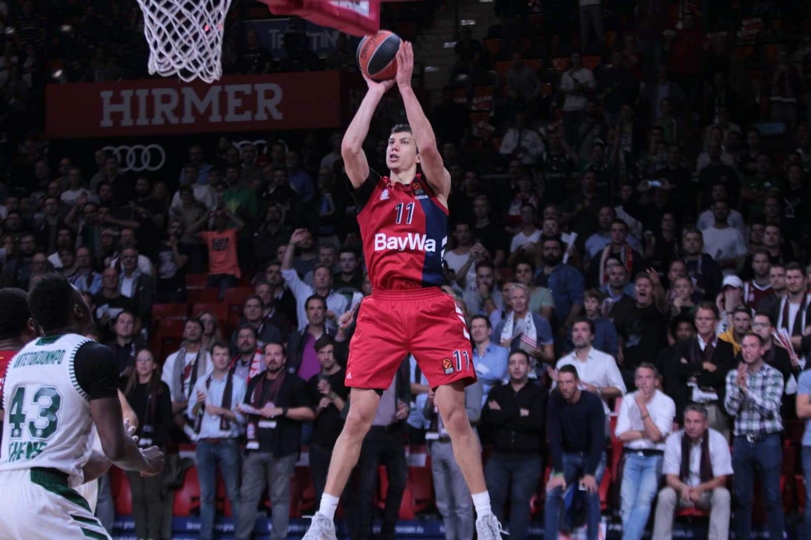 Vladimir Lucic empieza a creer que puede ser decisivo en Euroliga