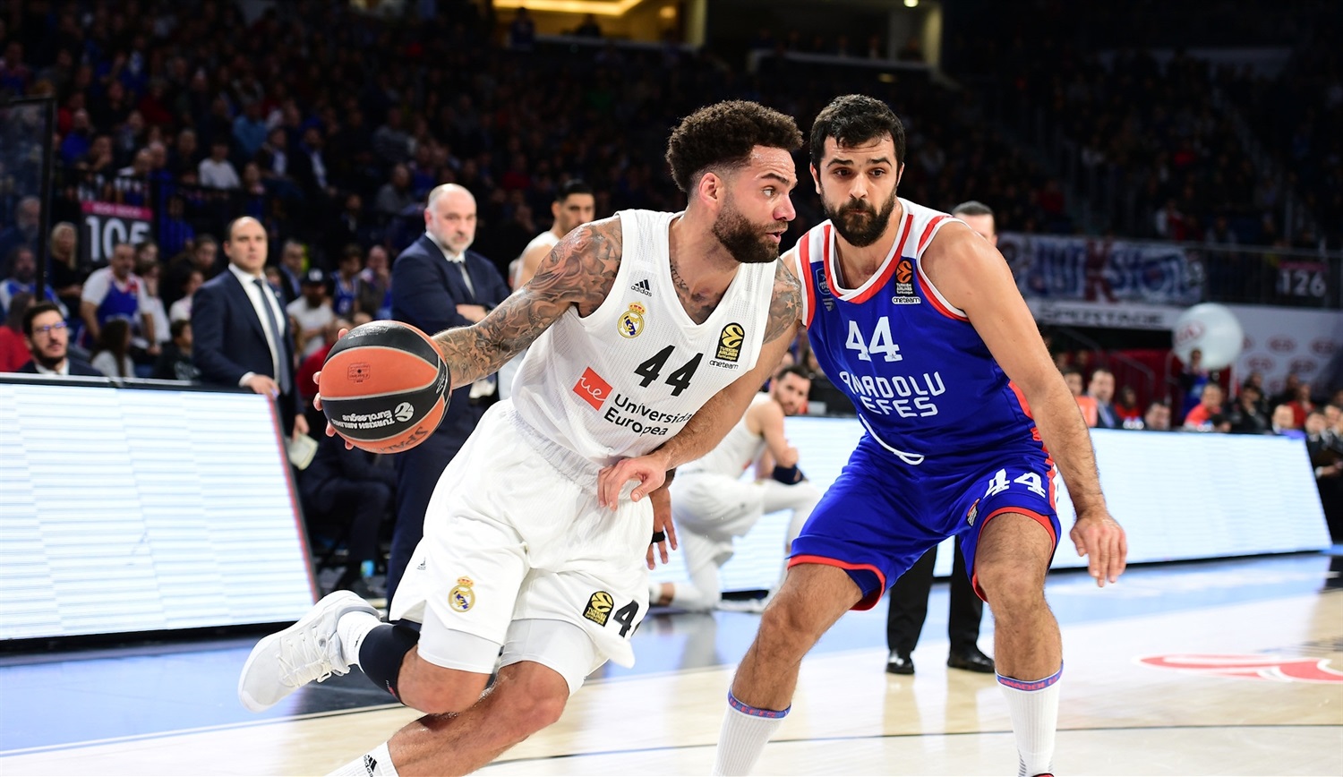 Gustavo Ayón se pone el mono y comanda la remontada imposible en Estambul (82-84)