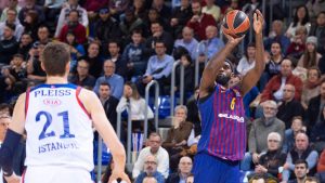 El Barça Lassa en puestos de playoffs tras derrotar al Anadolu Efes (80-65)