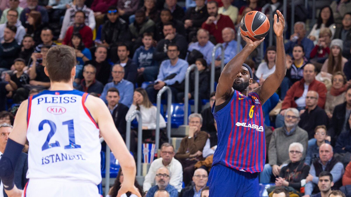 El Barça Lassa en puestos de playoffs tras derrotar al Anadolu Efes (80-65)