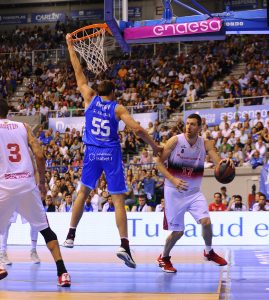 Kravtsov y Kemp, los ansiados refuerzos interiores de un ‘Fuenla’ que mira a la Copa