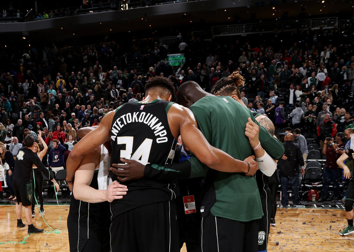Historia de un ataque, por Milwaukee Bucks