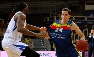 La dupla Ennis-Walker hace historia para Andorra ante el Zenit (86-74)