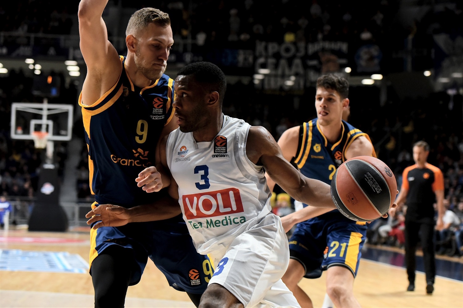 Cole y Bitadze liquidan a un competitivo y desequilibrado Gran Canaria (75-70)