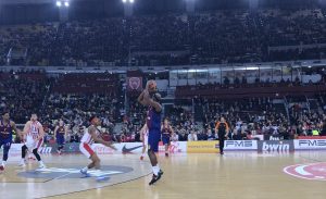 El Barça Lassa asalta el Pireo de la mano de Singleton (55-76)