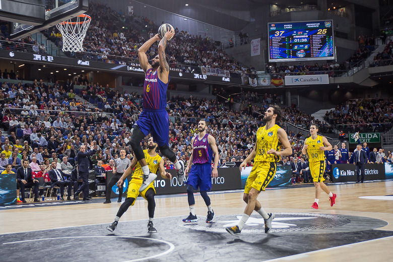 Se quedó a las puertas de la remontada Iberostar ante un Barça más solvente (92-86)