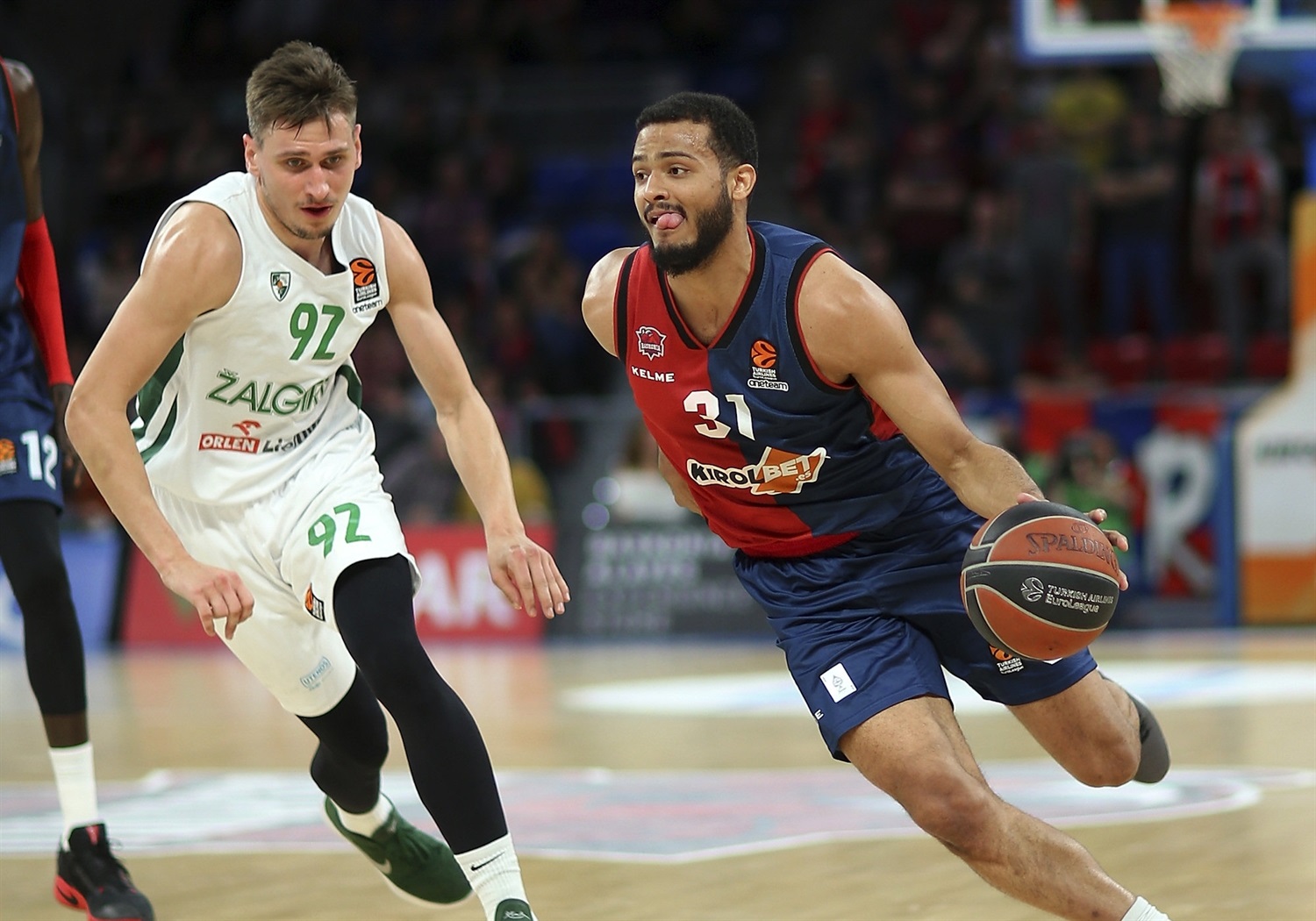 Kirolbet Baskonia logra un duro partido ante la férrea defensa del Zalgiris (80-73)