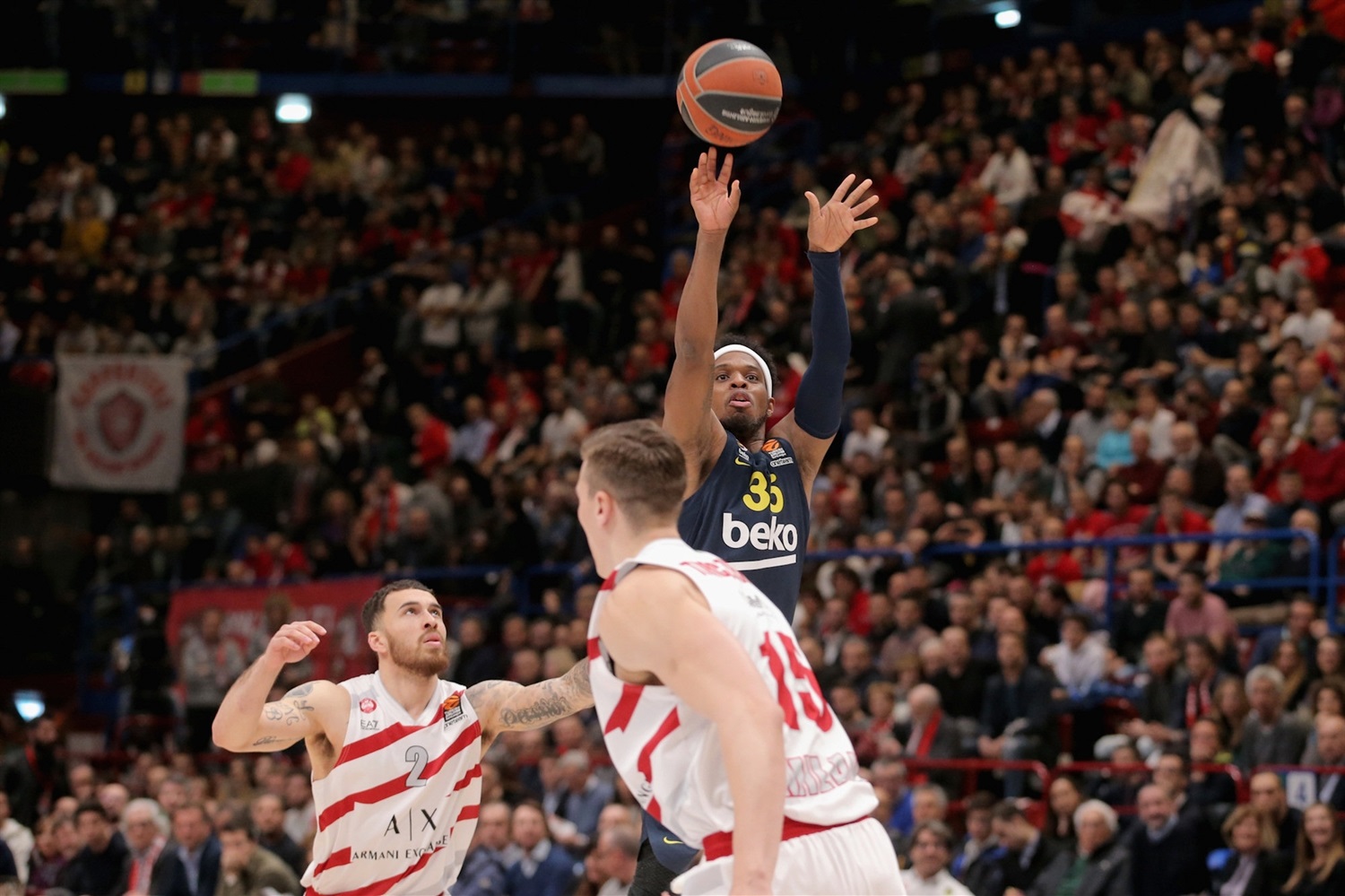 SbEu: Ali Muhammed y Kalinic infligen la tercera derrota consecutiva a Armani Milán