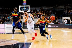 La dupla Ennis-Luz comanda a un arrollador MoraBanc Andorra ante ASVEL