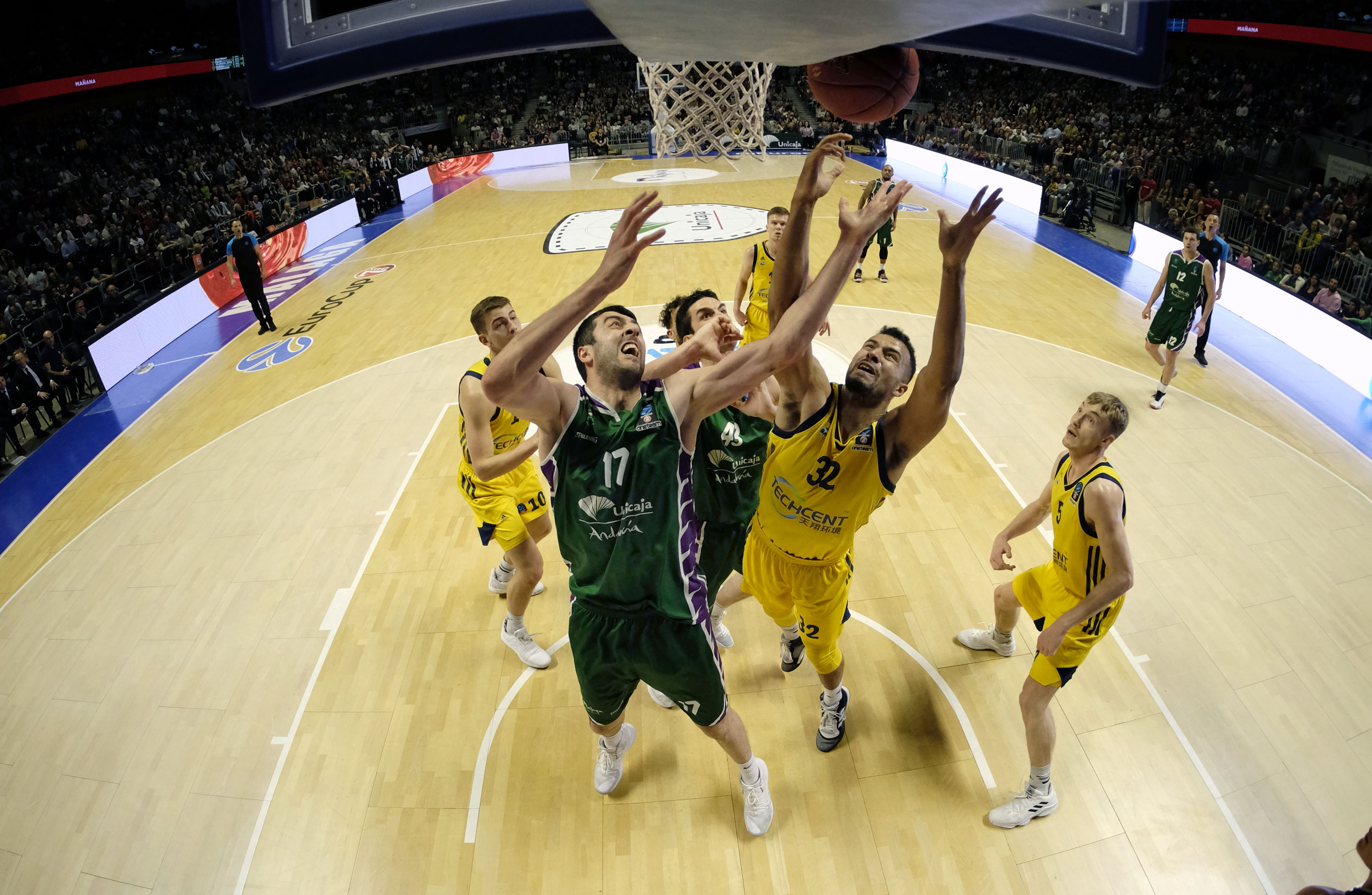 Giedraitis y un efectivo Alba Berlín fuerzan el tercer partido ante Unicaja (81-101)
