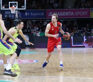 Petteri Koponen, héroe y verdugo, da esperanzas al Bayern (73-71)