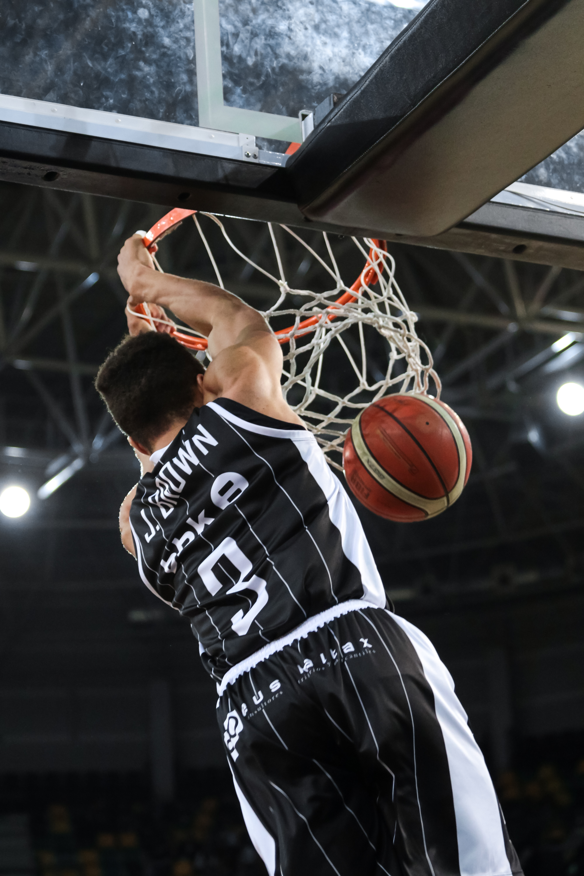 LEBORO (J29): El RETAbet Bilbao Basket deja la miel del ascenso en los labios béticos