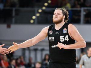 “Big” John Bryant: de fiasco en Valencia a hombre récord en Alemania