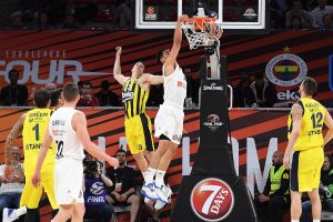 El Real Madrid se lleva el 3º puesto ante un desaparecido Fenerbahce (75-94)