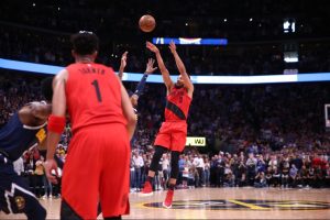 Playoffs NBA: McCollum se disfraza de Lillard para viajar a las Finales del Oeste