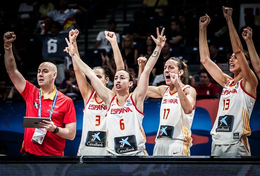 España exhibe defensa, poderío en el rebote y juego coral para vencer a Rusia (78-54)