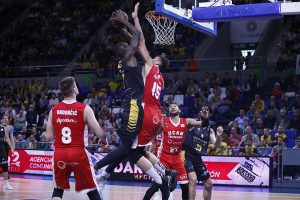 Mamadou Niang sale de Iberostar Tenerife y ficha por Coosur Real Betis