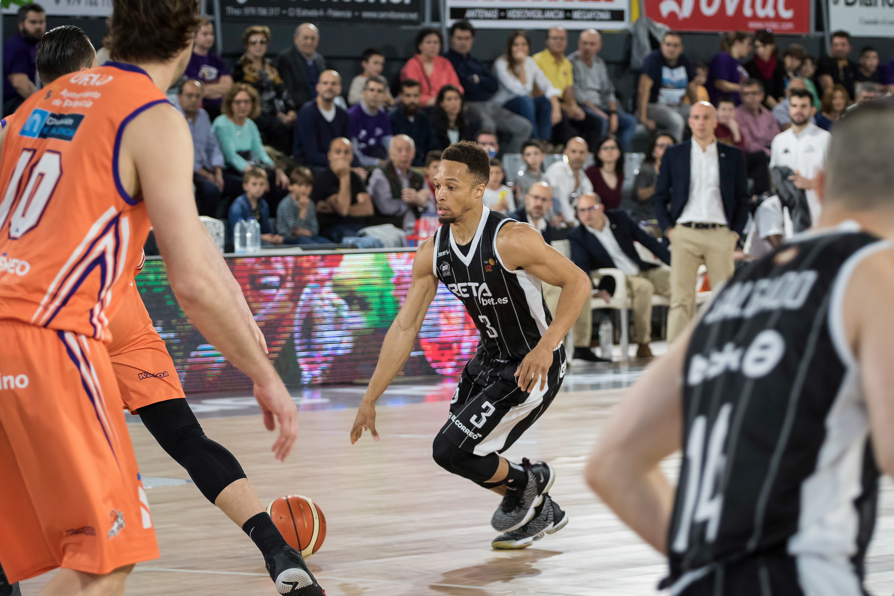 Analizando a Jaylon Brown, pequeño pero matón