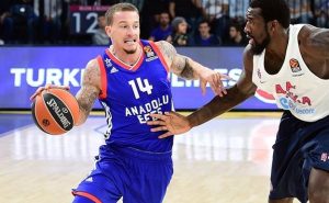 Josh Adams, potencia y velocidad para el puesto de base en el Unicaja