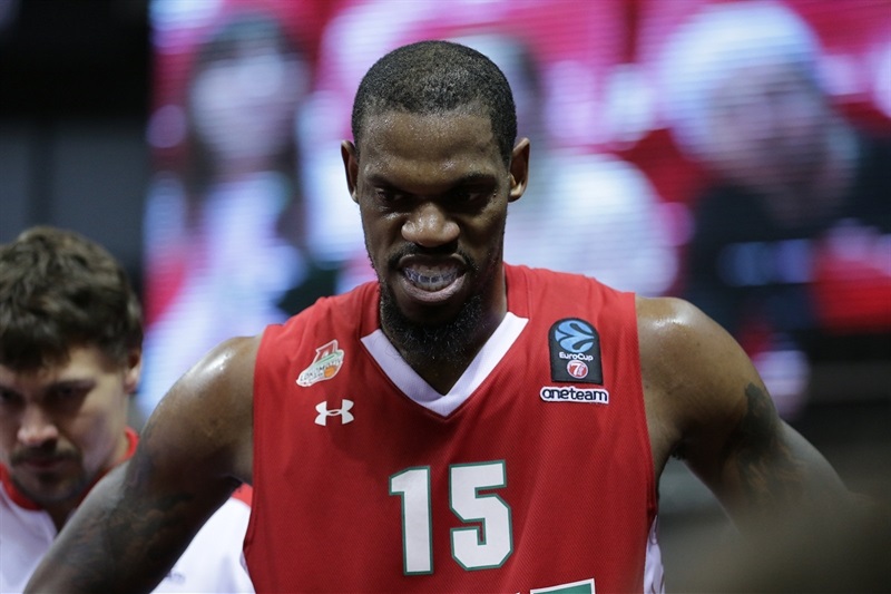 Unicaja ficha dureza en la zona con Frank Elegar