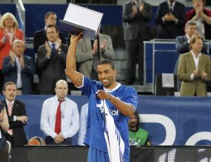 El mítico Louis Bullock competirá en el concurso de triples de la Supercopa