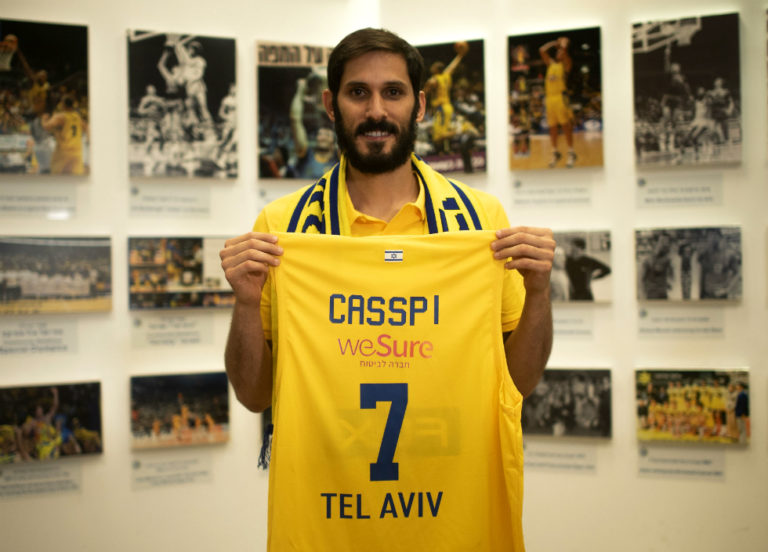 Zoco europeo: Omri Casspi retorna a Maccabi tras una década; Mike James, oficial a CSKA