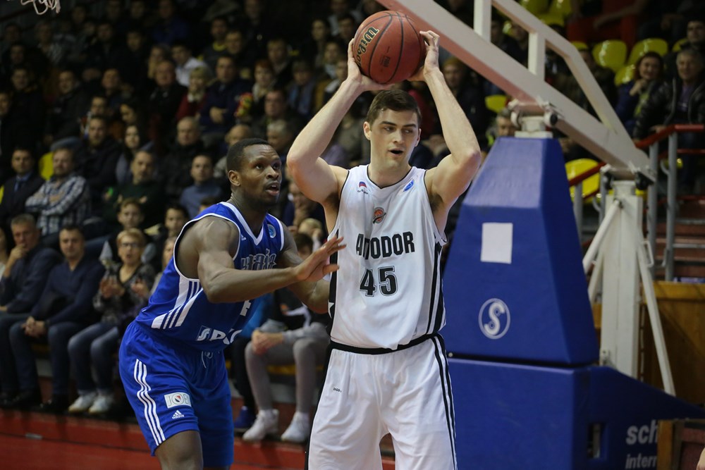 David Kravish, centímetros y eficiencia para cerrar la plantilla de BAXI Manresa