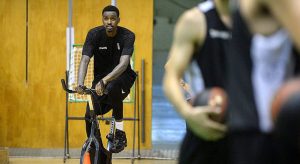 La pesadilla de Quincy Miller continúa