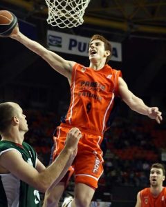 Claver, rumbo a Los Angeles