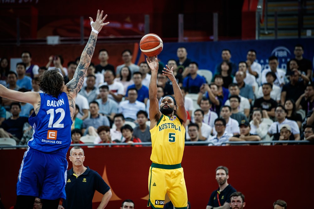 El poderío australiano puede con las ganas checas y serán el rival de España en semis