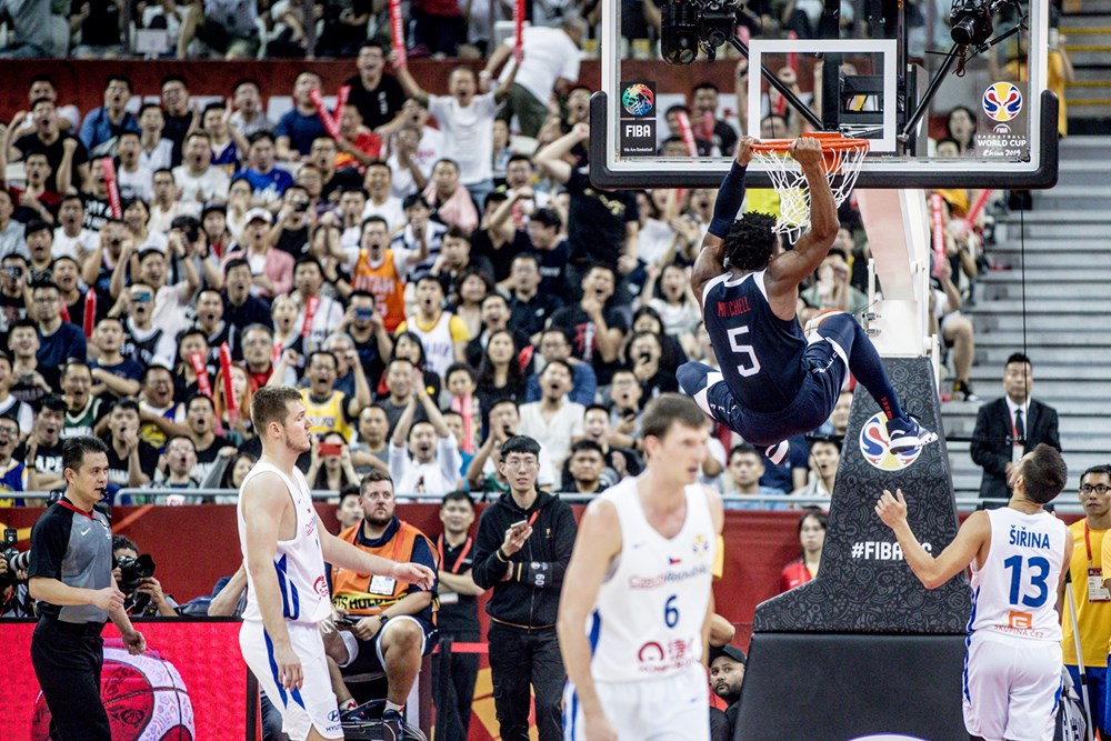 Estados Unidos vence su primer partido ante República Checa sin ofrecer su mejor versión