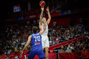 España se clasifica para la siguiente ronda en un partido gris ante Italia