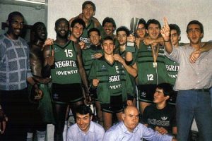 Trivial Solobasket: ¿Cuánto conoces sobre las camisetas de la historia de la Penya?