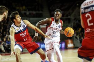 Un errático Manresa sucumbe ante el Strasbourg de Vincent Collet (81-63)