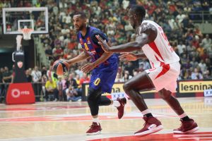 El Barça sufre para mantenerse invicto en Euroliga (65-73)