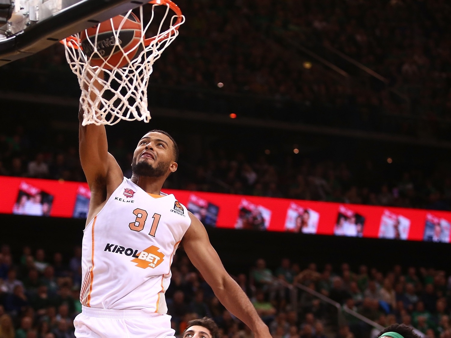 Shavon Shields guía a Baskonia en el asalto a Kaunas (58-70)