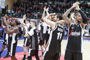 Virtus Bologna implacable con su juego colectivo