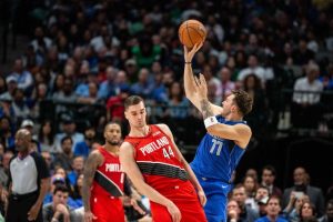 Ex-ACB en la NBA (II): Doncic hace historia y a Hezonja se le acaban las oportunidades